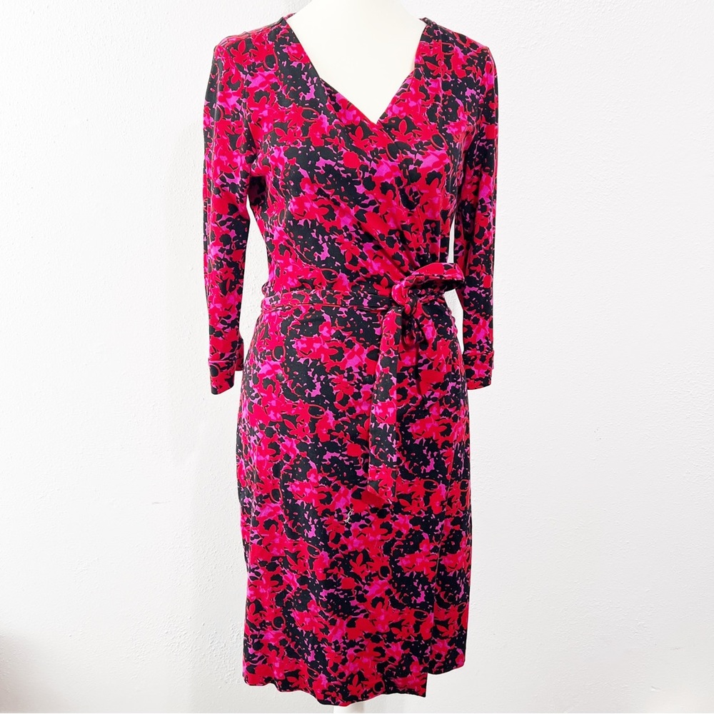 Diane Von Furstenberg black pink red silk wrap dress size 4